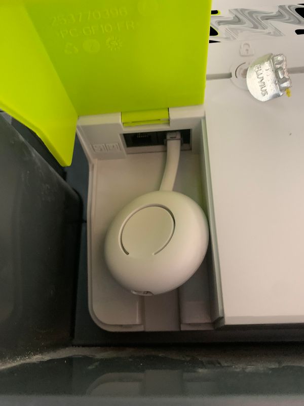 HomeWizard P1-meter op Fluvius digitale elektriciteitsmeter in het tellerlokaal gelijkvloers