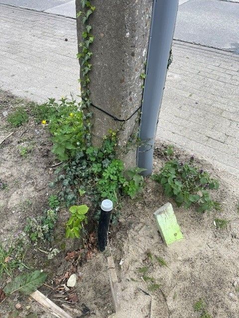 Wachtbuis aan verlichtingspaal